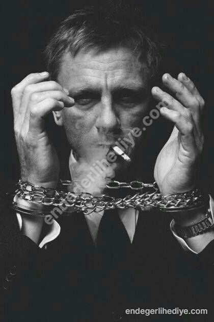 Zincirlenmiş Tutku: Daniel Craig Esintili Kanvas Tablo