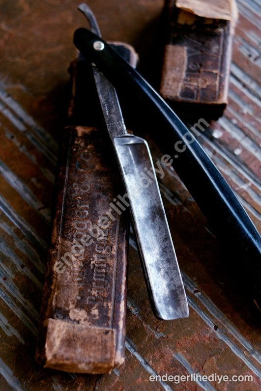 Vintage Berber Usturası: Zamansız Şıklık Kanvas Tablo