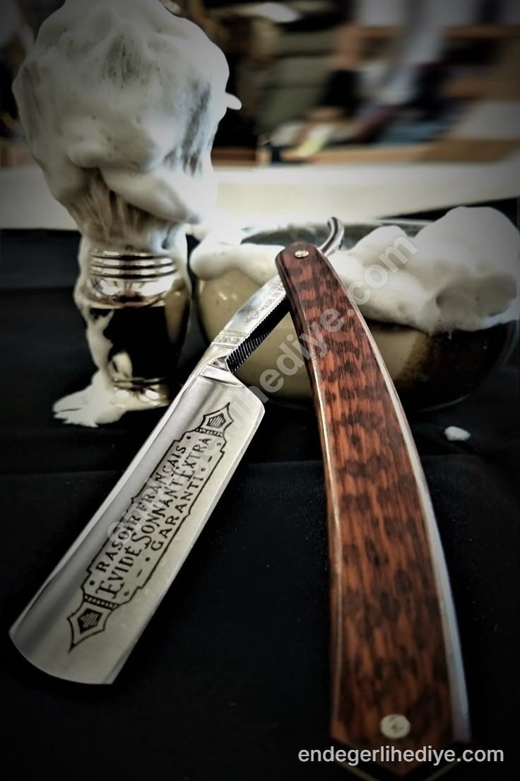 Klasik Tıraş Ritüeli: Bay Kuaför Kanvas Tablo