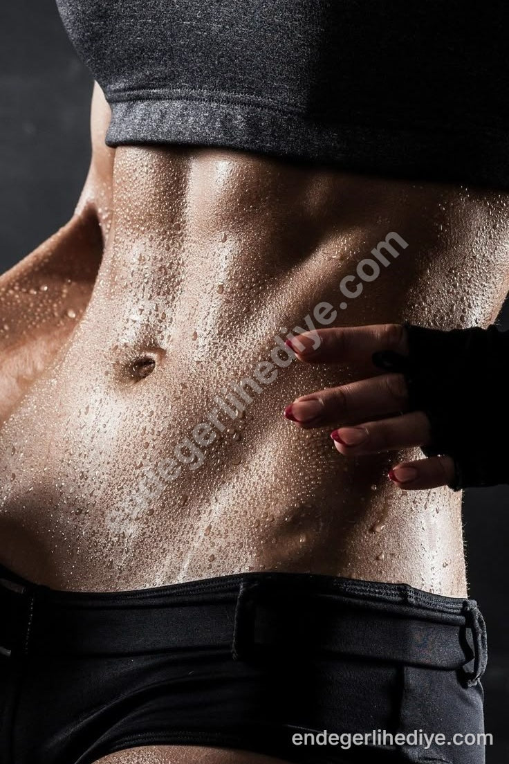 Terli Kaslı Karın: Güç ve Estetik Kanvas Tablo